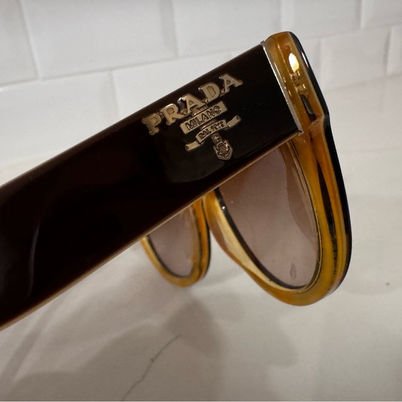 Prada oversize brown sunglasses - Picture 7 of 11